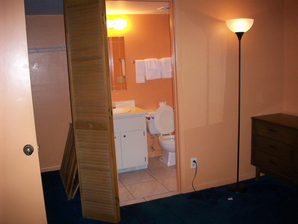 All-Suite Motel Edgewater  Zimmer foto